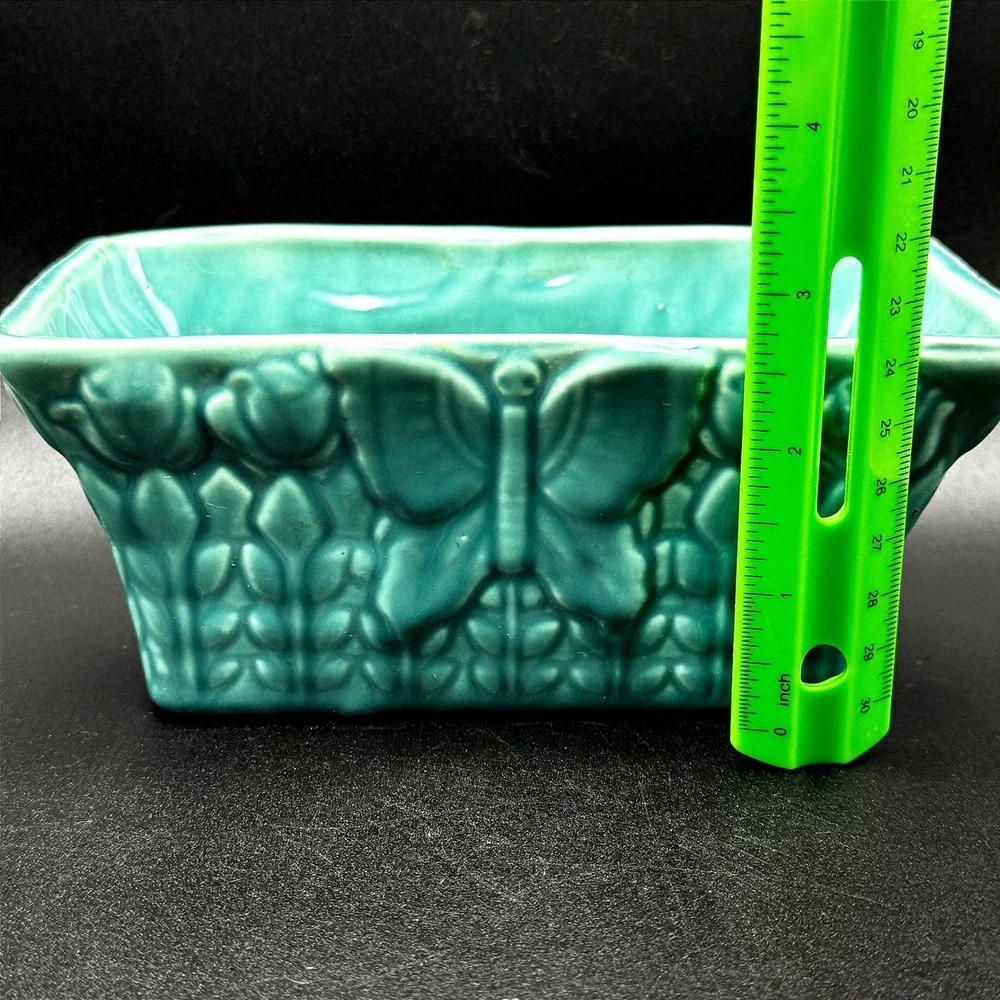 Unbranded vintage ceramic